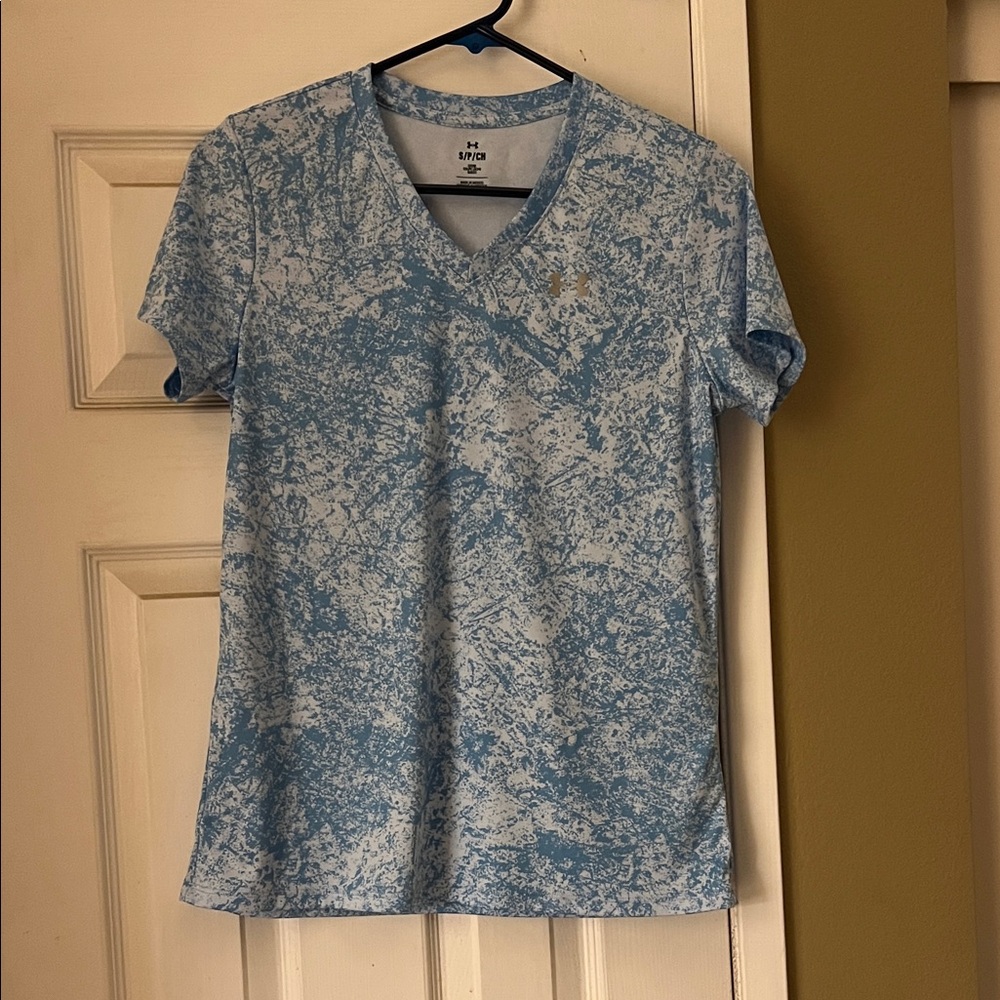 Under Armour Light Blue Patterned V-Neck Tee
